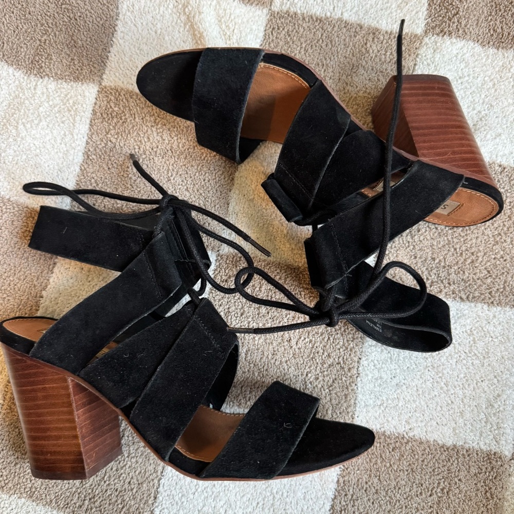 Black Suede Lace Uo Steve Madden block heels — Size 7